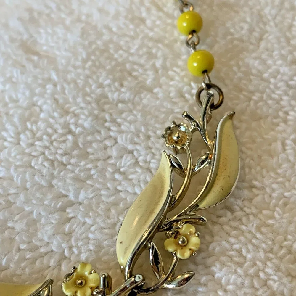 Vintage Lisner Yellow Enamel Floral Necklace Mid-Century Statement *Flaws Noted - Picture 10 of 11
